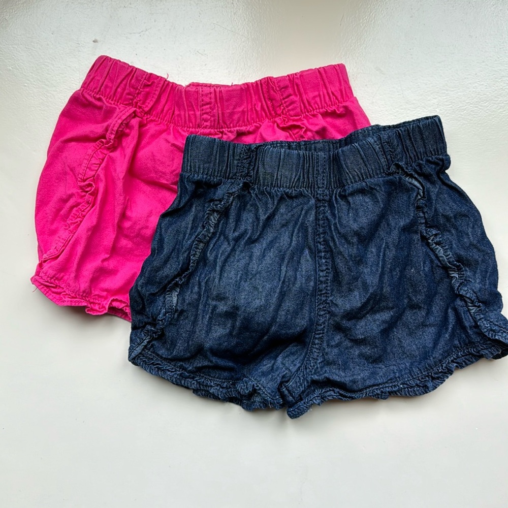 2 x Ruffle shorts in navy, pink. 3T